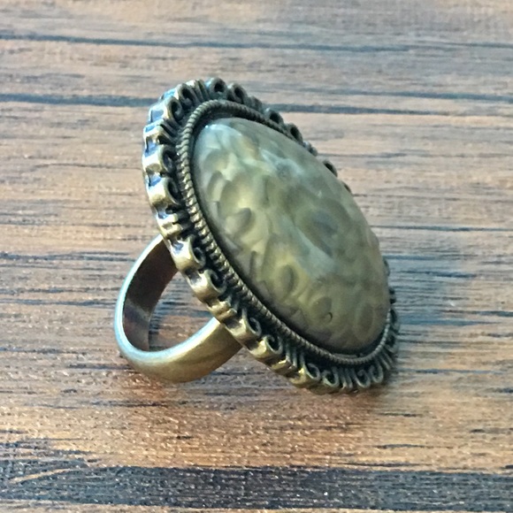 💛💛Fashion Ring -Antique Theme w/ Sculpted Rose💛 - Picture 2 of 3